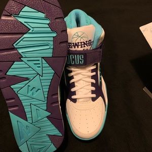 Patrick Ewing “Focus”